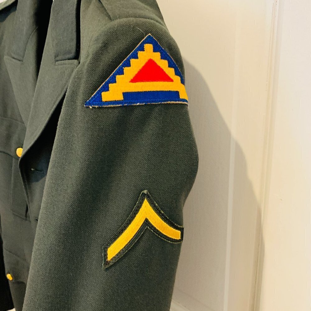 Vintage US Army WWII Jacket Authentic Military Co… - image 2